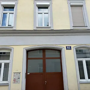  Apartment Cozy 8-person In Located At Haberlgasse 82 N1